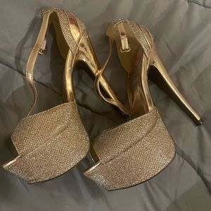 Sparkly Gold and Metallic Platform Heels- Size 7- B2 Bebe